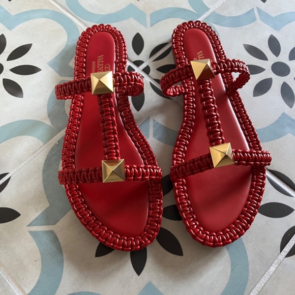 *SOLD* NIB Valentino Leather Sandal - Picture 1 of 4